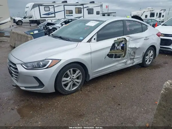 5NPD84LF9HH155484 2017 HYUNDAI ELANTRA - Image 2