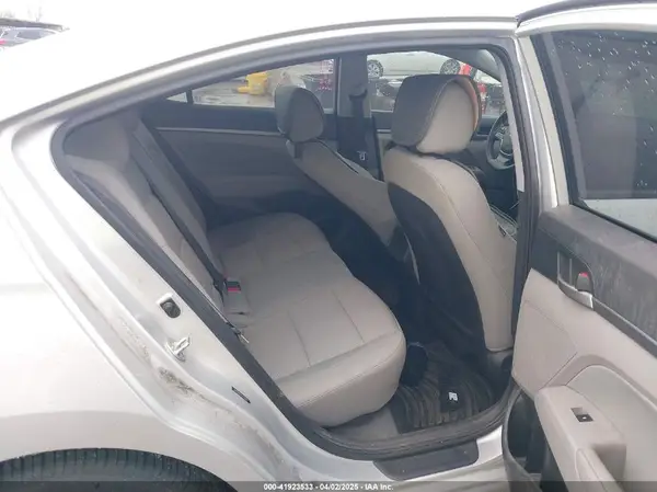 5NPD84LF9HH155484 2017 HYUNDAI ELANTRA - Image 8