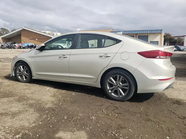 5NPD84LF9HH157087 2017 HYUNDAI ELANTRA - Image 2