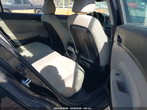 5NPD84LF9HH158787 2017 HYUNDAI ELANTRA - Image 8