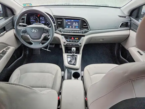 5NPD84LF9HH162743 2017 HYUNDAI ELANTRA - Image 8