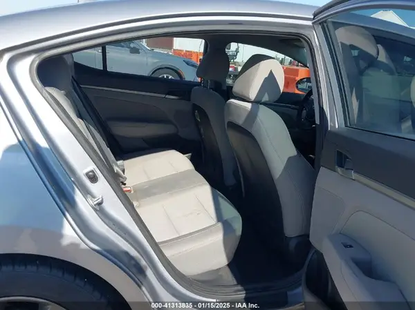 5NPD84LF9HH166954 2017 HYUNDAI ELANTRA - Image 8
