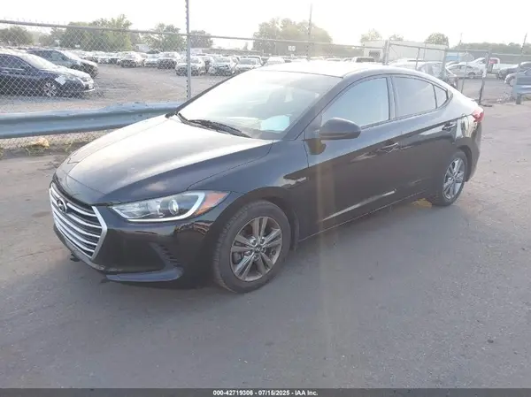 5NPD84LF9HH170762 2017 HYUNDAI ELANTRA - Image 2