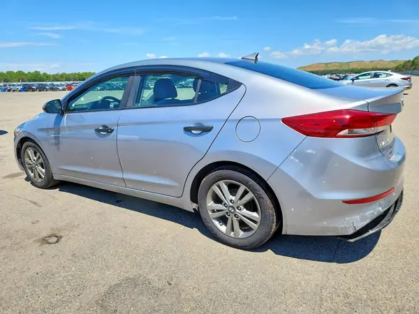 5NPD84LF9HH177422 2017 HYUNDAI ELANTRA - Image 2