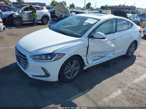 5NPD84LF9HH182166 2017 HYUNDAI ELANTRA - Image 2