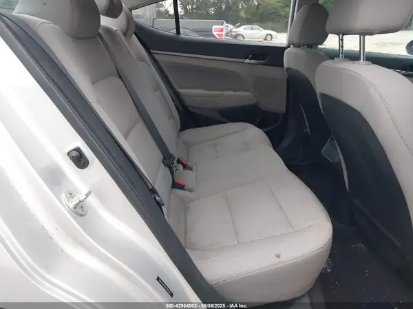 5NPD84LF9HH183267 2017 HYUNDAI ELANTRA - Image 8