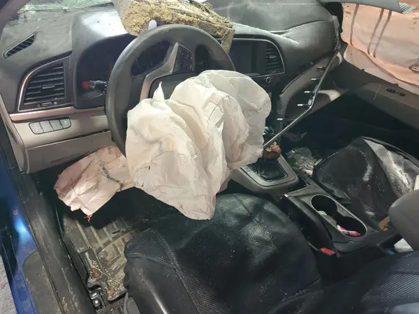 5NPD84LF9HH185584 2017 HYUNDAI ELANTRA - Image 8