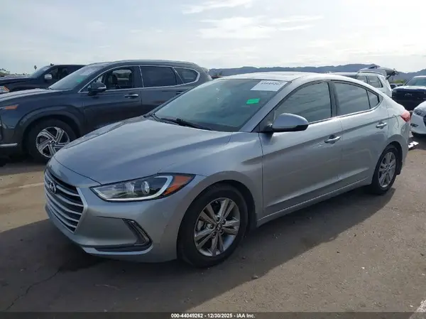 5NPD84LF9HH187691 2017 HYUNDAI ELANTRA - Image 2