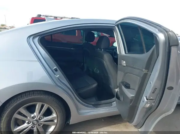5NPD84LF9HH187691 2017 HYUNDAI ELANTRA - Image 8