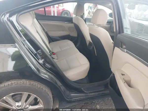 5NPD84LF9HH187755 2017 HYUNDAI ELANTRA - Image 8