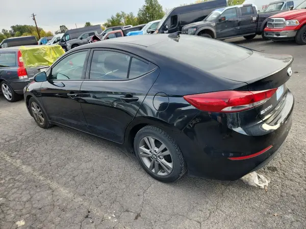 5NPD84LF9HH193684 2017 HYUNDAI ELANTRA - Image 2