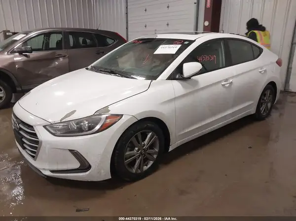 5NPD84LF9HH202304 2017 HYUNDAI ELANTRA - Image 2