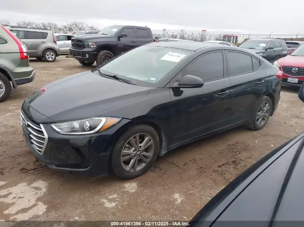 5NPD84LF9HH207762 2017 HYUNDAI ELANTRA - Image 2