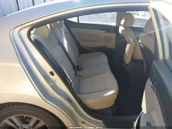 5NPD84LF9HH209303 2017 HYUNDAI ELANTRA - Image 8