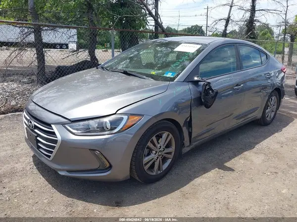 5NPD84LF9J8260032 2018 HYUNDAI ELANTRA - Image 2
