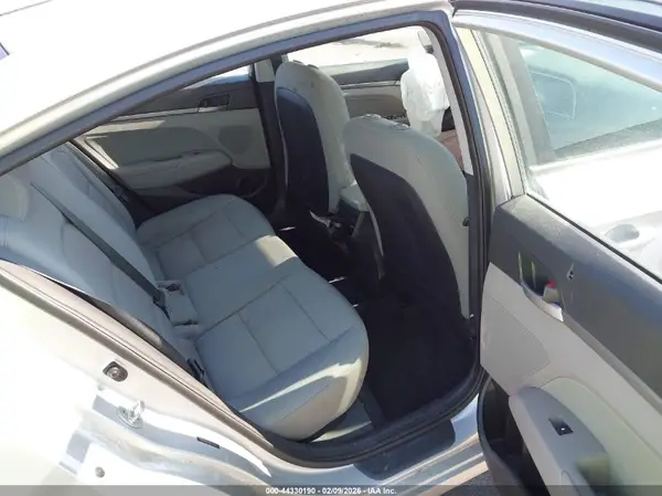 5NPD84LF9JH217102 2018 HYUNDAI ELANTRA - Image 8