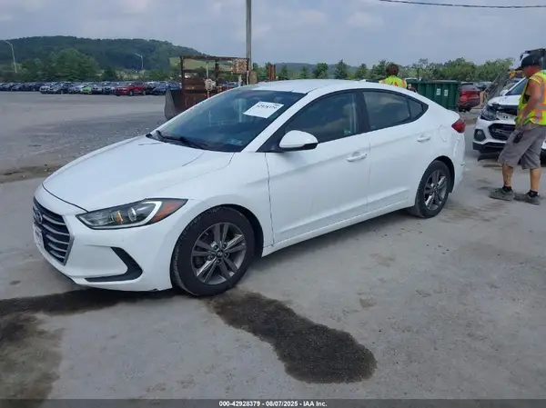 5NPD84LF9JH217830 2018 HYUNDAI ELANTRA - Image 2