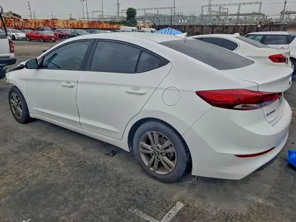 5NPD84LF9JH221232 2018 HYUNDAI ELANTRA - Image 2