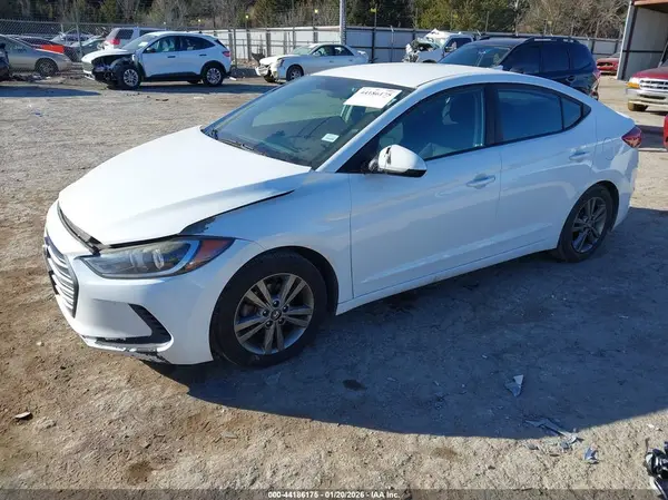 5NPD84LF9JH224325 2018 HYUNDAI ELANTRA - Image 2