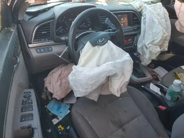 5NPD84LF9JH226348 2018 HYUNDAI ELANTRA - Image 8