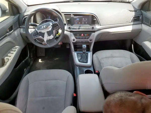 5NPD84LF9JH227015 2018 HYUNDAI ELANTRA - Image 8