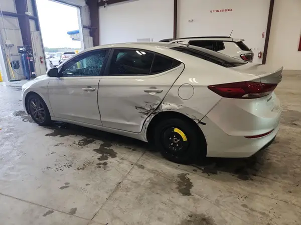 5NPD84LF9JH227578 2018 HYUNDAI ELANTRA - Image 2