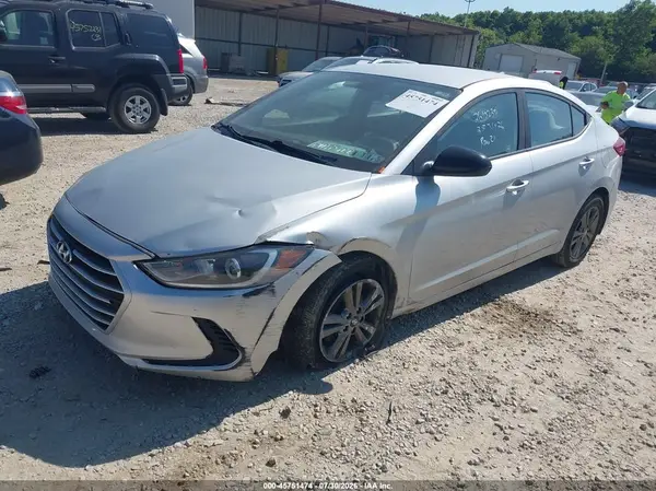 5NPD84LF9JH230156 2018 HYUNDAI ELANTRA - Image 2