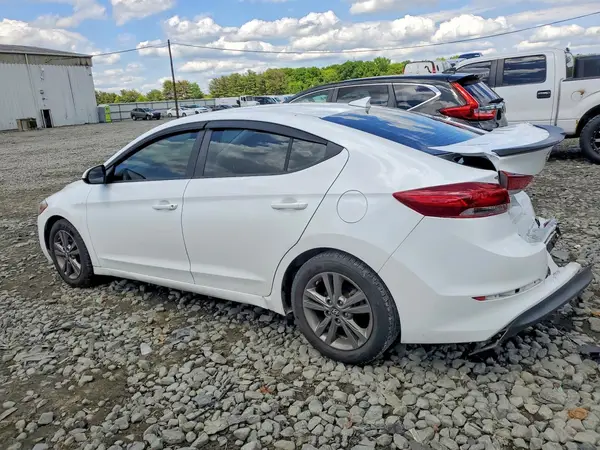 5NPD84LF9JH231842 2018 HYUNDAI ELANTRA - Image 2