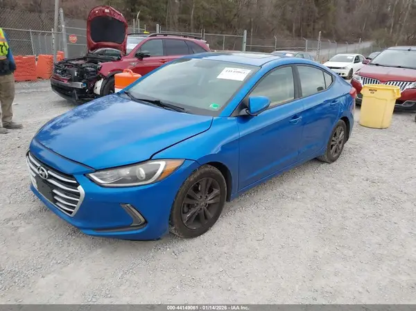5NPD84LF9JH233767 2018 HYUNDAI ELANTRA - Image 2