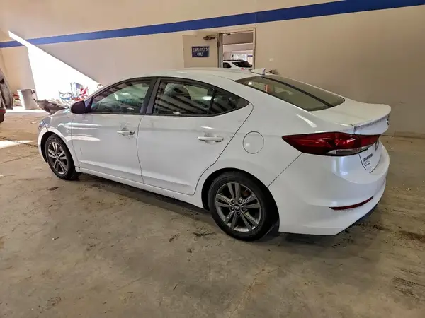 5NPD84LF9JH238418 2018 HYUNDAI ELANTRA - Image 2