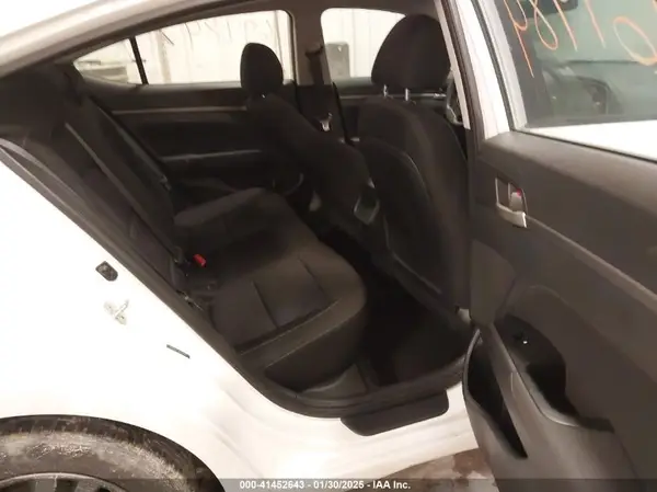 5NPD84LF9JH239519 2018 HYUNDAI ELANTRA - Image 8