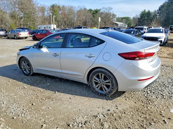 5NPD84LF9JH240461 2018 HYUNDAI ELANTRA - Image 2