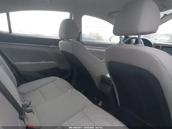 5NPD84LF9JH242517 2018 HYUNDAI ELANTRA - Image 8