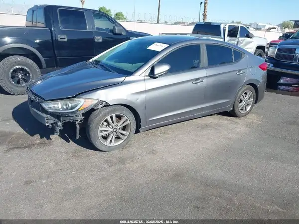 5NPD84LF9JH246423 2018 HYUNDAI ELANTRA - Image 2