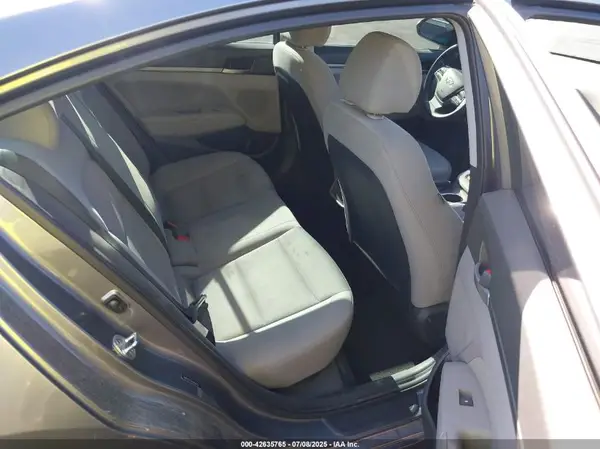 5NPD84LF9JH246423 2018 HYUNDAI ELANTRA - Image 8