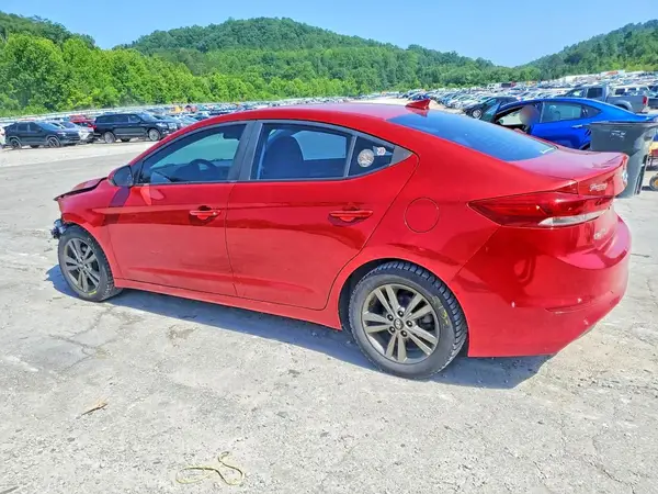 5NPD84LF9JH247815 2018 HYUNDAI ELANTRA - Image 2