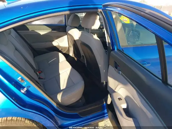 5NPD84LF9JH248883 2018 HYUNDAI ELANTRA - Image 8