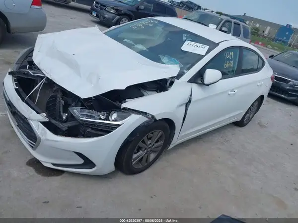 5NPD84LF9JH257759 2018 HYUNDAI ELANTRA - Image 2