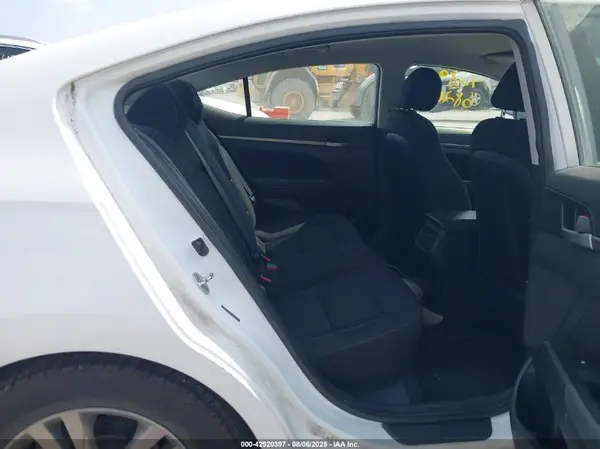 5NPD84LF9JH257759 2018 HYUNDAI ELANTRA - Image 8