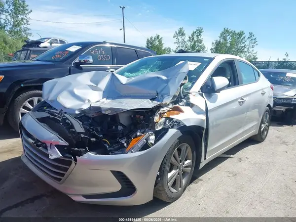 5NPD84LF9JH261262 2018 HYUNDAI ELANTRA - Image 2