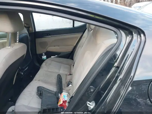 5NPD84LF9JH263125 2018 HYUNDAI ELANTRA - Image 8