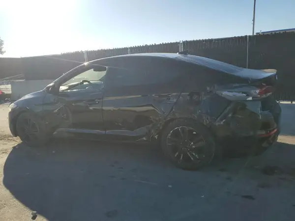 5NPD84LF9JH263187 2018 HYUNDAI ELANTRA - Image 2