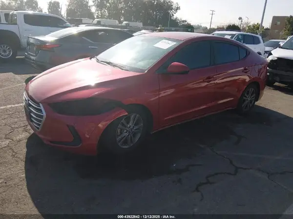 5NPD84LF9JH263772 2018 HYUNDAI ELANTRA - Image 2