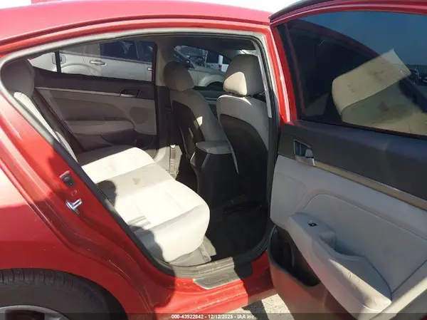 5NPD84LF9JH263772 2018 HYUNDAI ELANTRA - Image 8