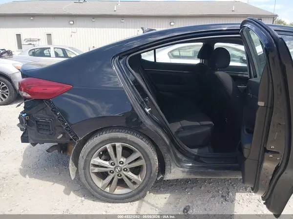 5NPD84LF9JH266848 2018 HYUNDAI ELANTRA - Image 8