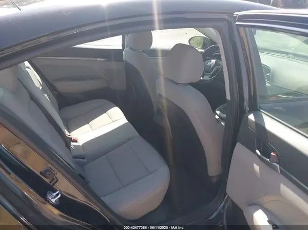 5NPD84LF9JH268843 2018 HYUNDAI ELANTRA - Image 8