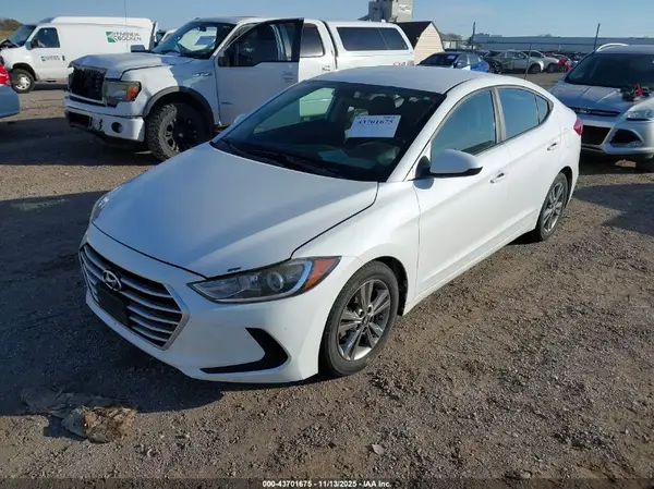 5NPD84LF9JH268891 2018 HYUNDAI ELANTRA - Image 2