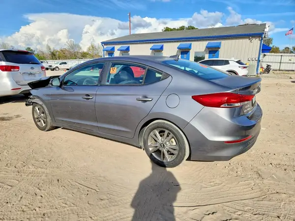 5NPD84LF9JH280748 2018 HYUNDAI ELANTRA - Image 2