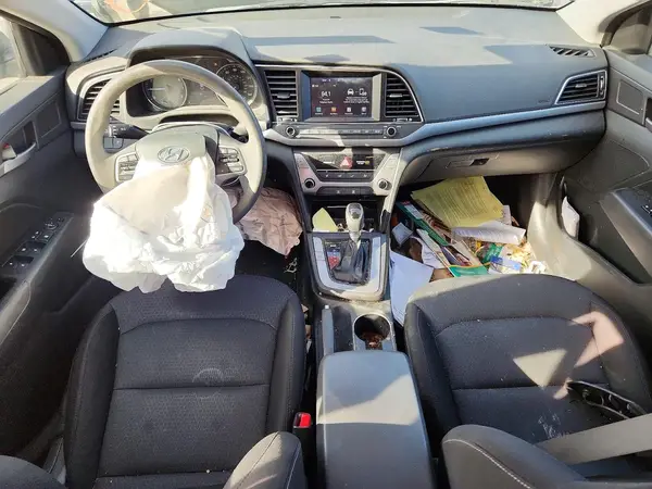 5NPD84LF9JH280748 2018 HYUNDAI ELANTRA - Image 8