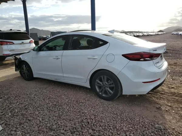 5NPD84LF9JH281592 2018 HYUNDAI ELANTRA - Image 2